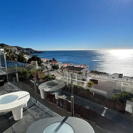 Holiday home Preciosa Casa Con Piscina Desbordante Y Vistas Al Mar Roses