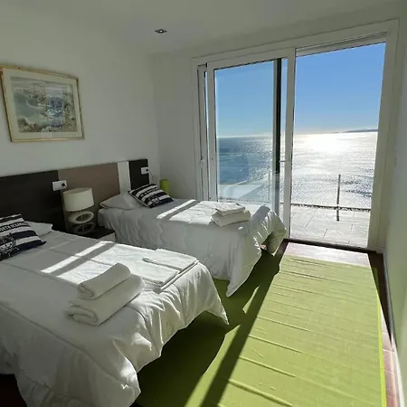 Preciosa Casa Con Piscina Desbordante Y Vistas Al Mar Holiday home