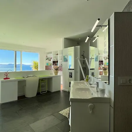 Preciosa Casa Con Piscina Desbordante Y Vistas Al Mar Holiday home *