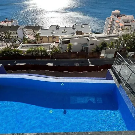 Preciosa Casa Con Piscina Desbordante Y Vistas Al Mar Holiday home