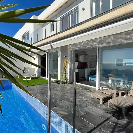 Preciosa Casa Con Piscina Desbordante Y Vistas Al Mar Holiday home