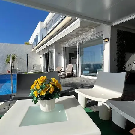 Holiday home Preciosa Casa Con Piscina Desbordante Y Vistas Al Mar *