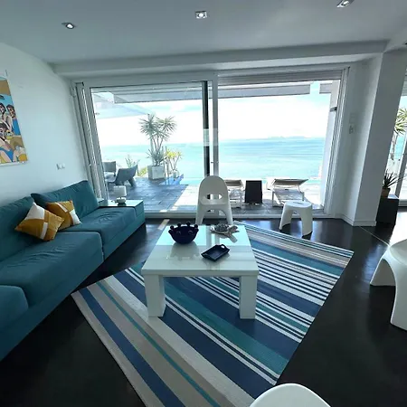 Holiday home Preciosa Casa Con Piscina Desbordante Y Vistas Al Mar